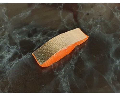 Fresh Salmon Fillets Skin on 170g